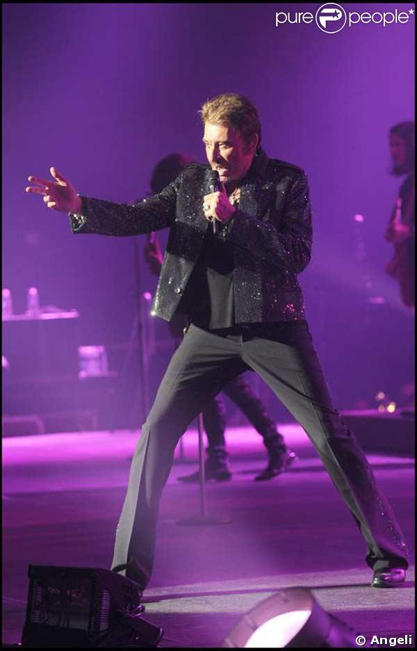 Le show belge de Johnny Hallyday est à la hauteur des espérances : toujours plus impressionnant, toujours plus magistral ! 