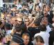 Johnny Hallyday provoque une émeute sur la Croisette en se rendant au Grand Journal de Canal + durant le Festival ! 