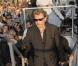 Johnny Hallyday arrive sur le plateau du Grand Journal après avoir survécu à ses fans ! 