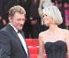 Johnny Hallyday et Laeticia devant le Palais des Festivals à Cannes pour la présentation de Vengeance dimanche 17 mai 2009 