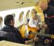 Johnny Hallyday dans le jet-privé de Jean-Claude Darmon : une instant de complicité avec ses proches avant d'atterrir à Cannes 