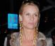 Nicollette Sheridan, nous fait le remake de  La Petite Maison Dans La Prairie  et empreinte les deux tresses de Laura Ingalls ! 