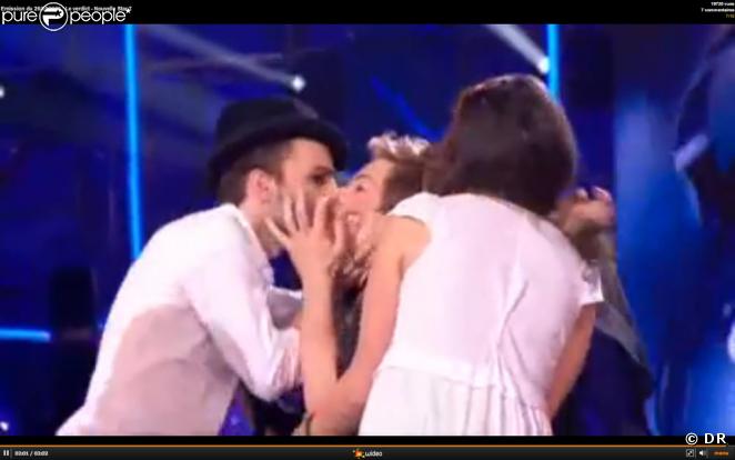 Soan embrasse Thomas