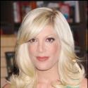 Tori Spelling accusée par sa mère d'être responsable... de la mort de son papa !