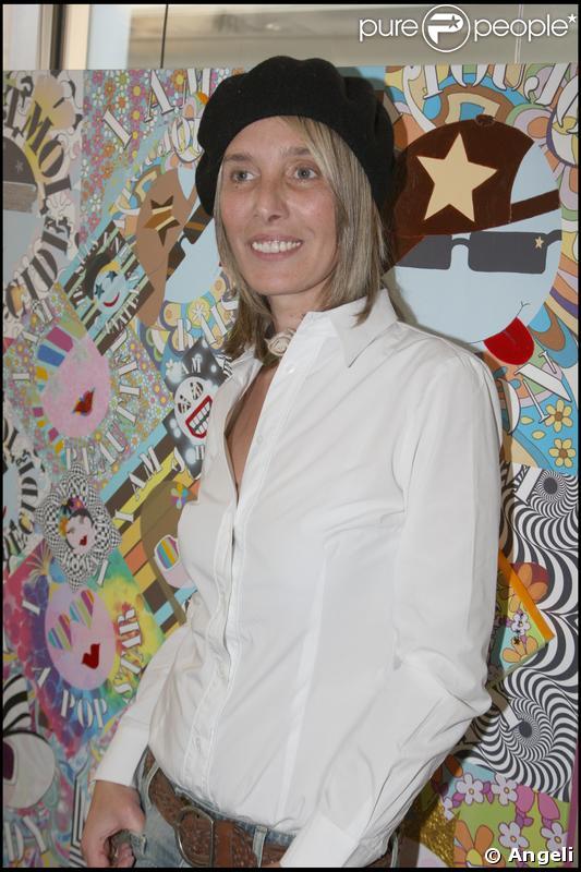 Valeria Attinelii à l'exposition picturale intitulée Les Droits de l'Âme, à l'Espace Cardin, hier
