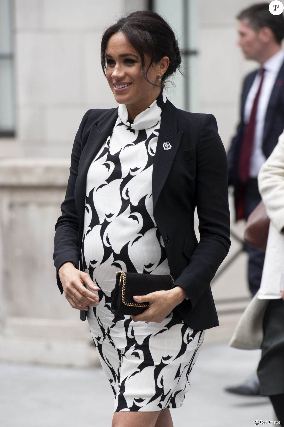 A l'occasion de la journÃ©e mondiale du droits des femmes, Meghan Markle (enceinte), duchesse de Sussex, a participÃ© Ã  une discussion conjointe avec le Trust "The Queen's Commonwealth" au King's College Ã  Londres. Le 8 mars 2019