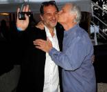 Le film documentaire Home a été projeté sur écrans géants au Champ de Mars à Paris, le 5 juin 2009. Yann Arthus-Bertrand et le compositeur Armand Amar 