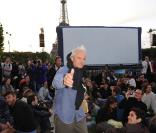 Le film documentaire Home, de Yann Arthus-Bertrand, a été projeté sur écrans géants au Champ de Mars à Paris, le 5 juin 2009.  
