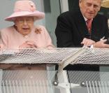 Elizabeth II d'Angleterre et le prince Philip au derby d'Epsom 