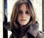Emma Watson égérie de Burberry pour la collection automne/hiver 2009-2010.