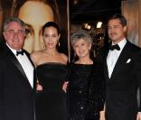 Angelina Jolie, Brad Pitt et ses parents Bill et Jane.
