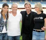 Hoda Roche, Jean-Claude Darmon, Johnny Hallyday et Laeticia Hallyday au match de foot caritatif