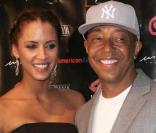 Noémie Lenoir et Russel Simmons, lors du 6e Gala Annuel de la Fondation Wayuu Taya, à la Stephen Weiss Gallery de New York, le 17 juin 2009 !