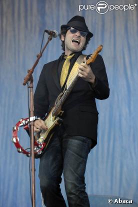 Matthieu Chedid reprend un titre phare de son père dans son album  Mister Mystère 