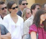 Katie Holmes et Tom Cruise lors de l\'inaugration de l\'étoile de Cameron Diaz sur le Walk of Fame à Hollywood le 22 juin 2009 : un duo très attentif...<br />