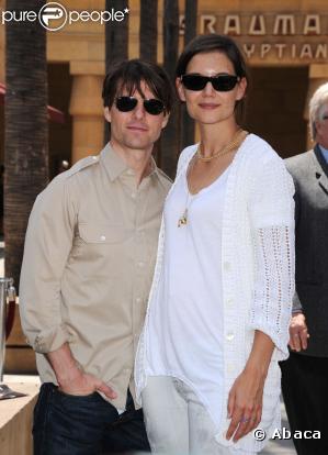 Katie Holmes et Tom Cruise lors de l'inaugration de l'étoile de Cameron Diaz sur le Walk of Fame à Hollywood le 22 juin 2009