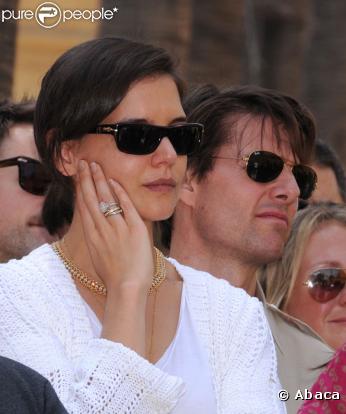 Katie Holmes et Tom Cruise lors de l'inaugration de l'étoile de Cameron Diaz sur le Walk of Fame à Hollywood le 22 juin 2009 : Katie se montre particulièrement touchée