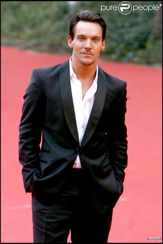 Jonathan Rhys-Meyers