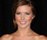 La belle Audrina Patridge adoooore manger des hamburgers... même si à première vue, ça ne se voit pas !