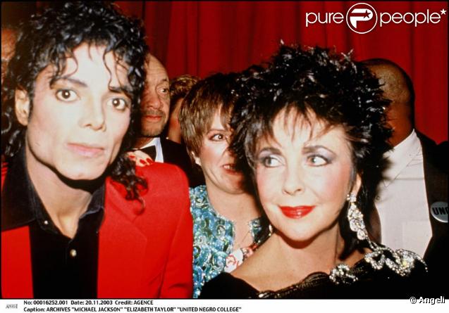 Michael Jackson et sa grande amie, Elizabeth Taylor en 1988. 