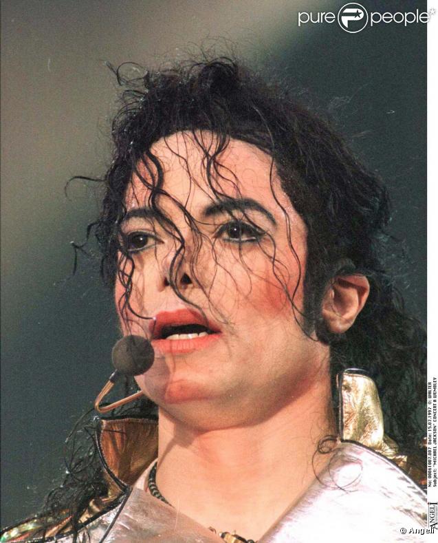 Michael Jackson lors d'un concert à Wembley en juillet 1997. 