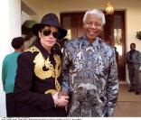 Michael Jackson a rencontré Nelson Mandela en 1999, à Johannesburg 