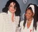 Michael Jackson et sa soeur Janet dont il était très proche. 