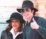 Michael Jackson et Lisa-Marie Presley à Versailles en 1994. 