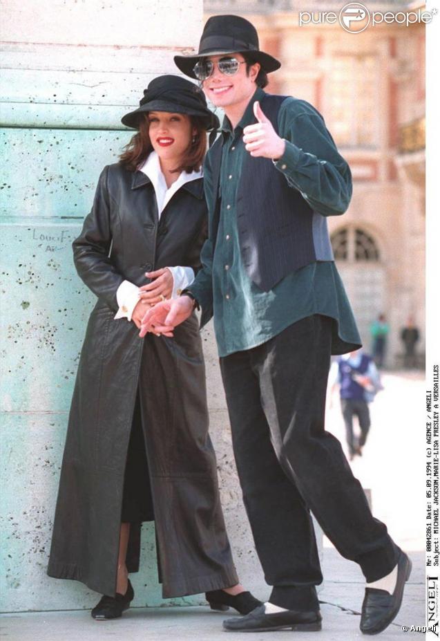 Michael Jackson et Lisa-Marie Presley à Versailles en 1994. 