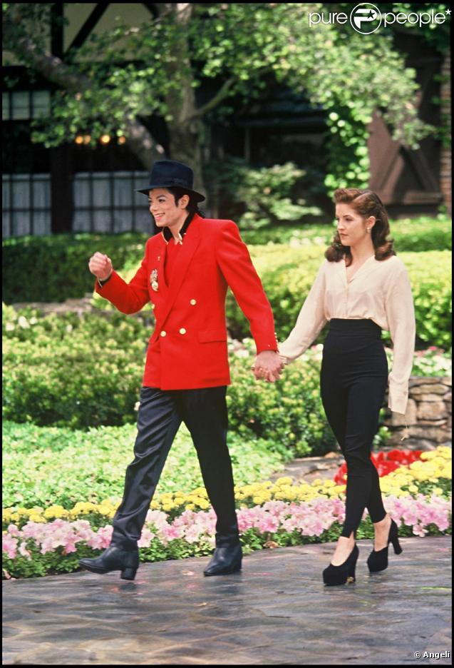 Michael Jackson et Lisa Marie Presley. Ils divorcent en 1996. 
