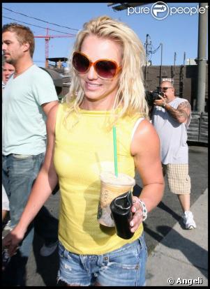 Britney Spears profite de ses derniers moments à Los Angeles, aux côtés de son boyfriend Jason Trawick.