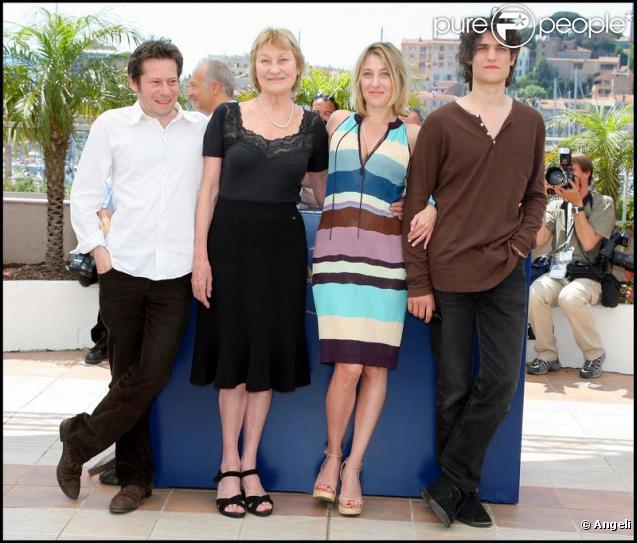 Mathieu Almaric, Marisa Bruni-Tedeschi, Valeria Bruni-Tedeschi et Louis Garrel à Cannes lors du photocall de Actrices en 2007