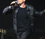 U2 a lancé son 36° Tour le 30 juin à Barcelone, rendant notamment hommage à Michael Jackson en interprétant un extrait de Man in the mirror 