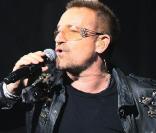 Bono et U2 rendent hommage à Michael Jackson en reprenant Man in the mirror