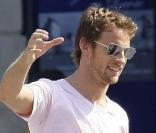Jenson Button et  Jessica Michibata, lors d'un week-end romantique à Paris, fin juin 2009 ! 