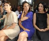 Emmanuelle Béart, Bérénice Béjo et Sofia Essaïdi au défilé Stéphane Rolland  lors de la Fashion Week parisienne, le 6 juillet 2009