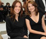 Mélanie Laurent et Joanna Preiss au défilé Elie Saab  lors de la Fashion Week parisienne, le 8 juillet 2009