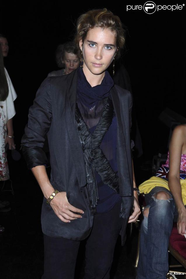 Vahina Giocante au défilé Jean-Paul Gaultier  lors de la Fashion Week parisienne, le 8 juillet 2009