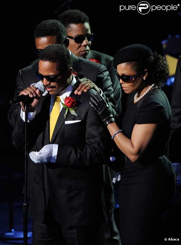 Marlon Jackson lors de son discours final au Staples Center