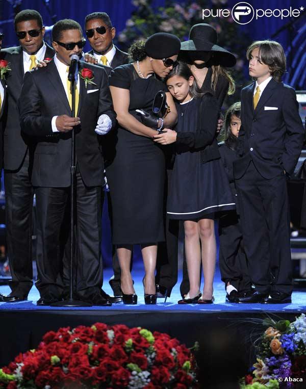 Paris et les frères et soeurs Jackson au Staples Center