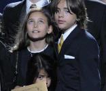Paris, Prince Michael et Blanket, les enfants de Michael Jackson au Staples Center lors d'un dernier hommage à leur père 