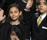 Les enfants de Michael Jackson, Paris et Prince Michael au Staples Center, à Los Angeles, le 7 juillet 2009. 