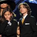 Michael Jackson : le final bouleversant de ses obsèques avec les proches de la star et ses enfants lors de l'hommage au Staples Center...
