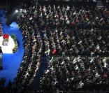 Le cercueil de Michael Jackson face à une foule receuillie au Staples Center
