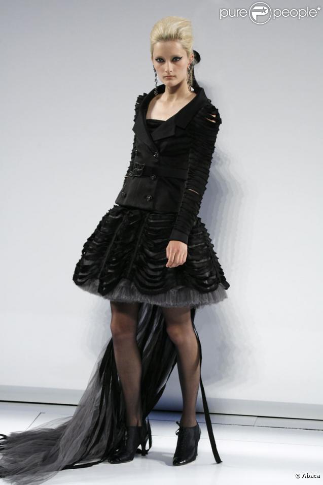 Le défilé automne-hiver 2010 de Chanel le 7 juillet 2009 à Paris