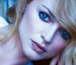 Heather Graham, magnifique en couverture du magazine 