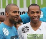 Thierry Henry et Tony Parker participent à un match de foot de charité à New York