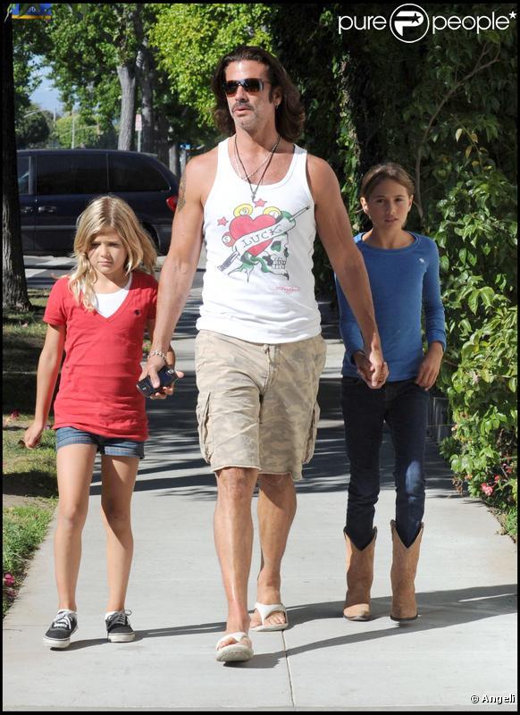 Lorenzo Lamas et ses filles Isabella et Victoria à Los Angeles le 11 juillet 2009