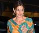 Ravissante dans son style ethnique, Cindy Crawford n'hésite pas à se faire jolie même pour aller au restaurant !
