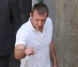 Madonna quitte le centre de la Kabbale à Londres avec tous ses enfants et son ex Guy Ritchie : ici Guy Ritchie et David 